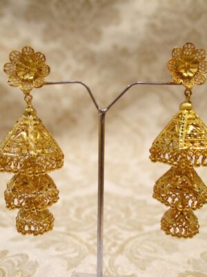 EARRING